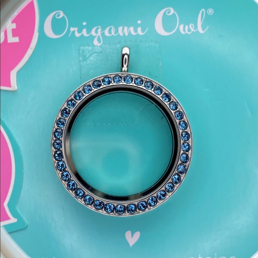Origami Owl large twist living locket